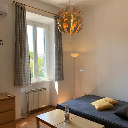 Апартаменты Flat Nearby Vaticano - Caracciolo 4 *